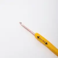 Крючок для вязания, двусторонний, с силиконовой ручкой, d=5/7 мм, 13.5 см, жёлтый