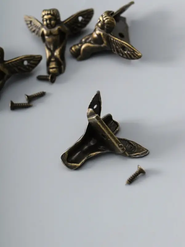 Уголок (ножка) для шкатулки металл &laquo;Ангел&raquo;, набор 4 шт., бронза, 2.3&times;2.6&times;1 см