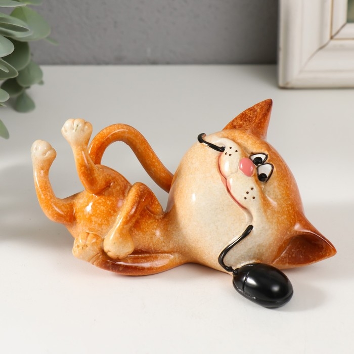 Сувенир полистоун лак Сувенир полистоун лак "Котик играет с компьютерной мышкой" 12х8,5х6,8 см