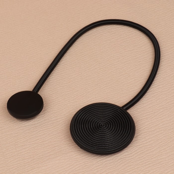Подхват для штор «Вязаный круг», на пружине, d = 6/3,5 см, 23,5 см, цвет чёрный Подхват для штор «Вязаный круг», на пружине, d = 6/3,5 см, 23,5 см, цвет чёрный