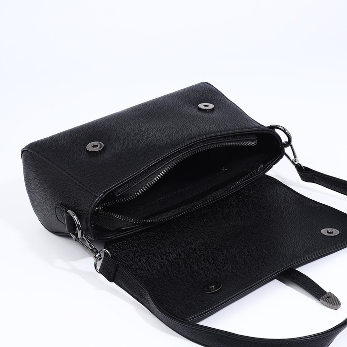 Сумка-мессенджер на магните, цвет чёрный Сумка-мессенджер на магните, цвет чёрный