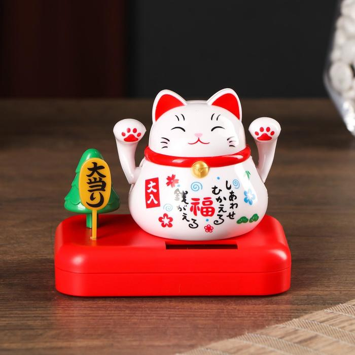 Маятник пластик от солнечной батареи Маятник пластик от солнечной батареи "Кот Манэки-нэко с деревом" белый 8х10х6 см