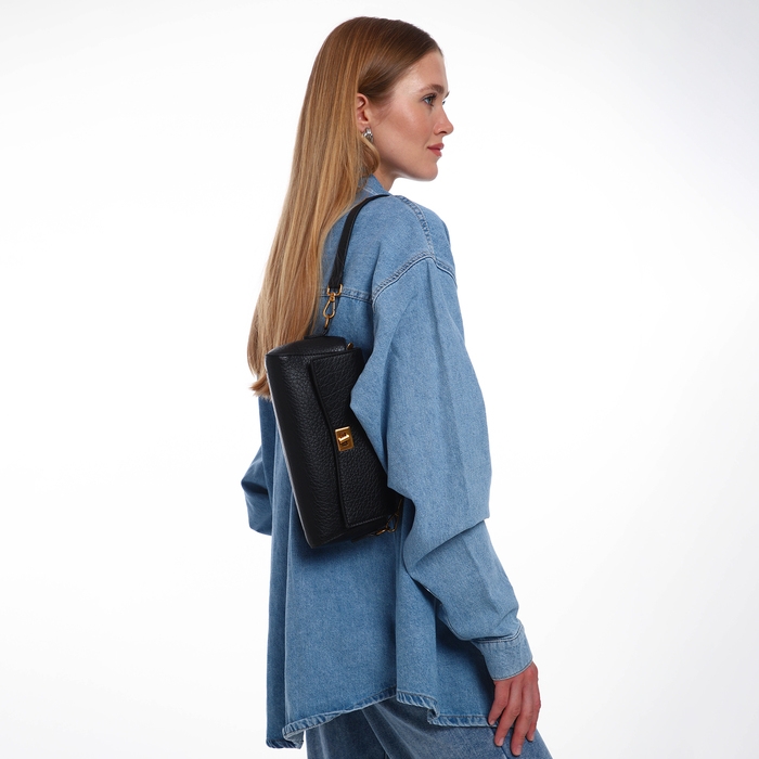 Сумка женская мессенджер на клапане TEXTURA, средний размер, цвет чёрный Сумка женская мессенджер на клапане TEXTURA, средний размер, цвет чёрный