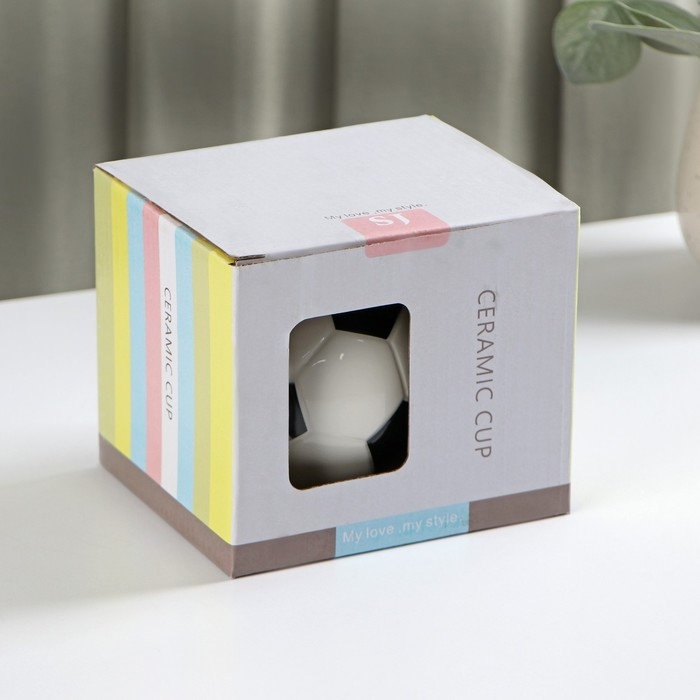 Кружка керамическая с крышкой &laquo;Футбольный мяч&raquo;, 380 мл