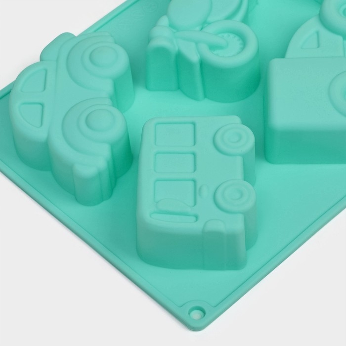 Форма для выпечки Доляна &laquo;Транспорт&raquo;, силикон, 30&times;17,5 см, 6 ячеек (9&times;5,5&times;3,5 см), цвет мятный