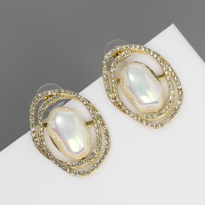 Серьги с жемчугом Серьги с жемчугом "Абстракция" желание, цвет белый в золоте, камень форма и цвет МИКС