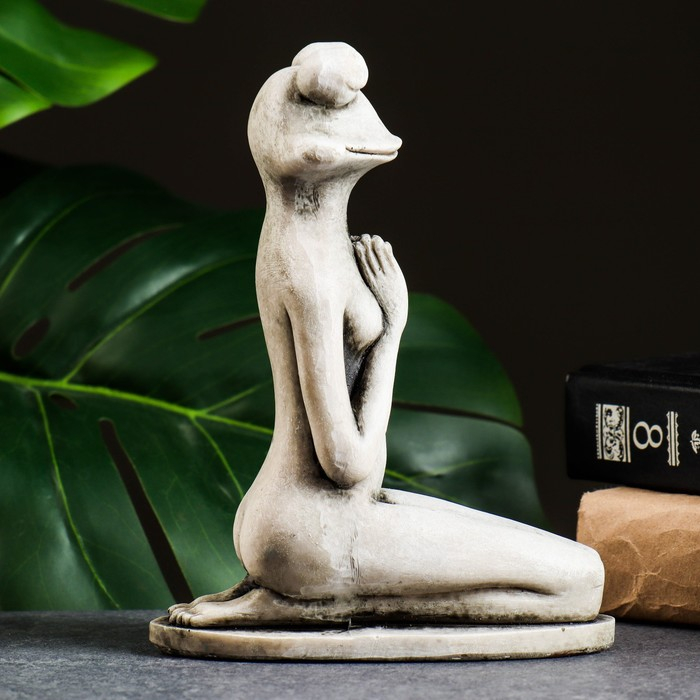 Фигура Фигура "Лягушка йог с руками впереди" 19х15х7см