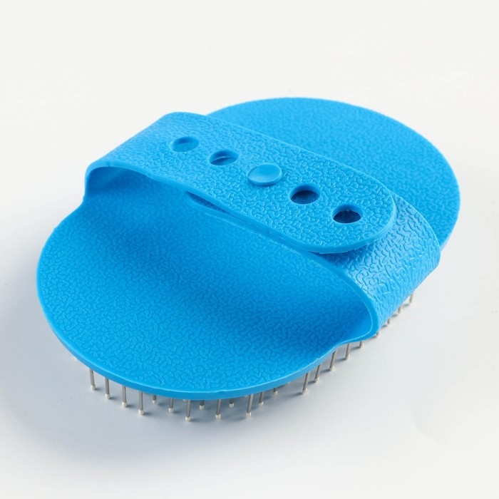 Расчёска-наладонник с металлическими зубьями, 13 х 8,5 см, голубая Расчёска-наладонник с металлическими зубьями, 13 х 8,5 см, голубая