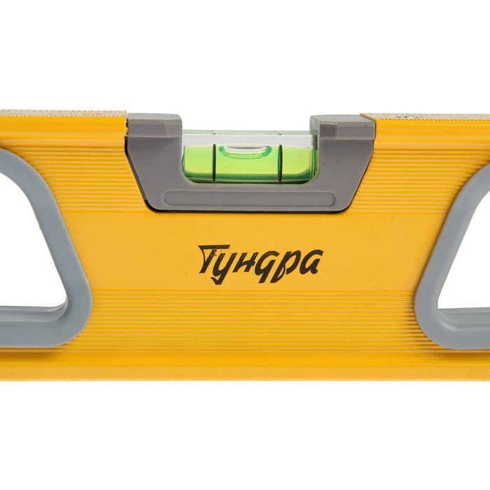 Уровень алюминиевый магнитный ТУНДРА, фрезерованный, эргономичные ручки, 3 глазка, 600 мм Уровень алюминиевый магнитный ТУНДРА, фрезерованный, эргономичные ручки, 3 глазка, 600 мм