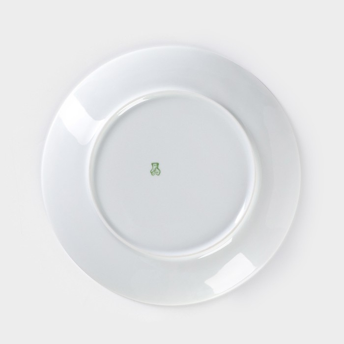 Тарелка фарфоровая «Лев», d=24 см, белая Тарелка фарфоровая «Лев», d=24 см, белая