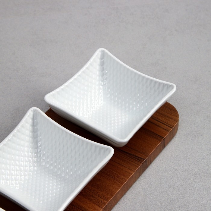 Блюдо «Орхидея», фарфор, Иран Блюдо «Орхидея», фарфор, Иран