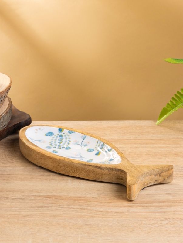 Блюдо в форме рыбки "Черепаха и цветы" дерево манго 25,5х10х2 см