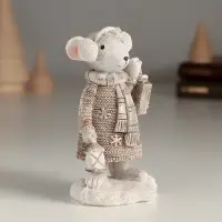Фигурка полистоун &laquo;Белая мышка с покупками в руках&raquo;, 5.5&times;4&times;10 см