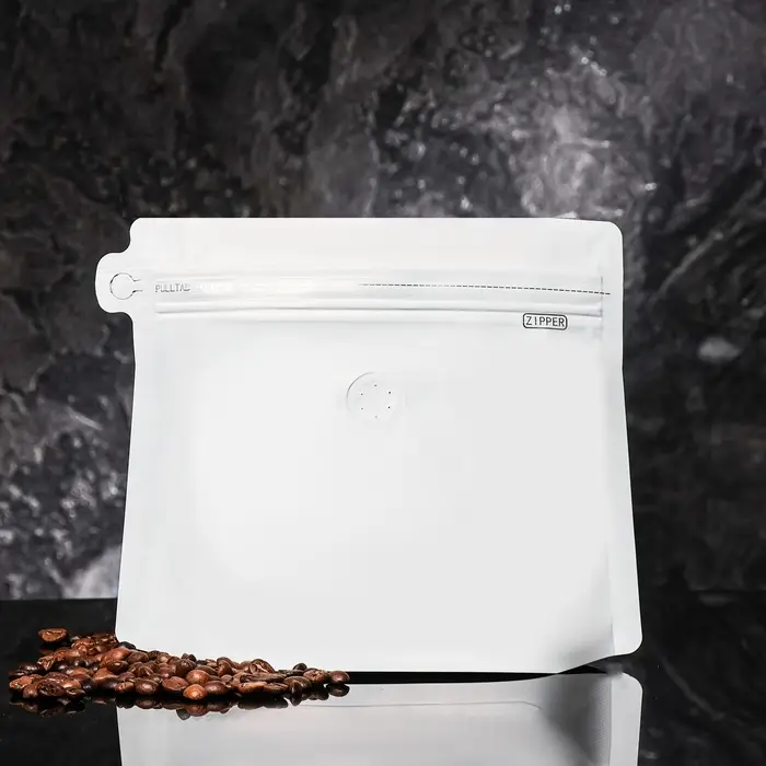 Пакет восьмишовный с замком, белый,17.5 х (19.5×22.5) х 4.5