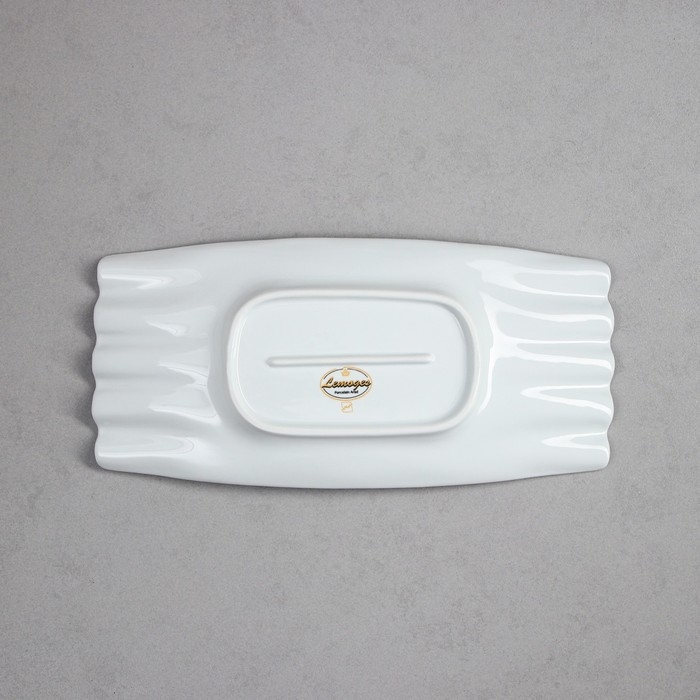 Блюдо «Идилия», фарфор, Иран Блюдо «Идилия», фарфор, Иран