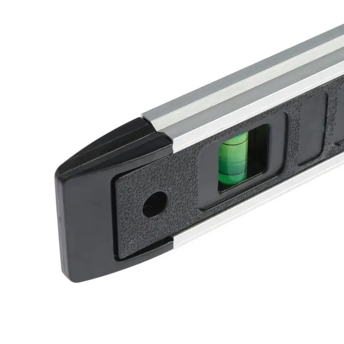 Уровень пластиковый магнитный ТУНДРА, фрезерованный, 3 глазка, 225 мм