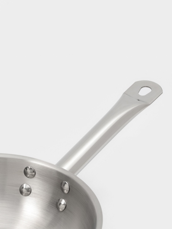 Сковорода d=24 см, h=6 см, толщина стенки 0,6 мм, индукция, дно al+fe+al