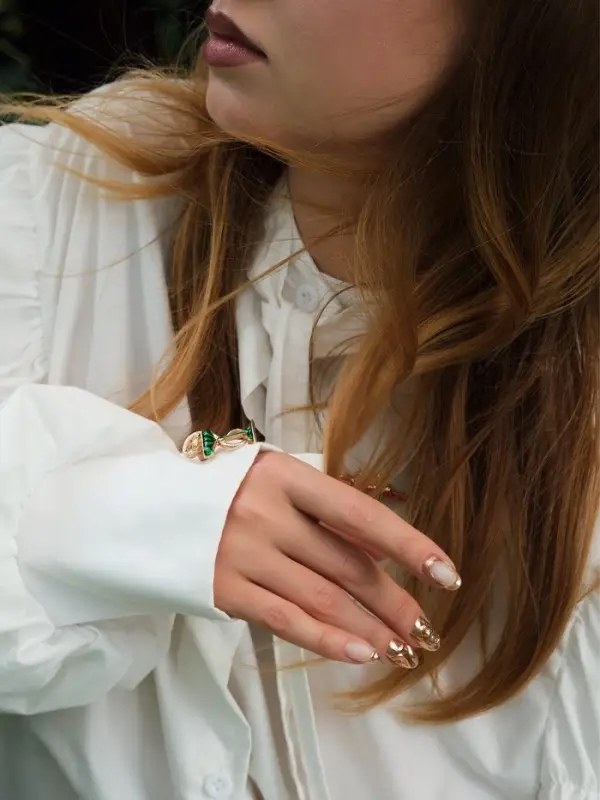 Брошь &laquo;Змея в геральдике&raquo;, извивающаяся, зелёная в золоте