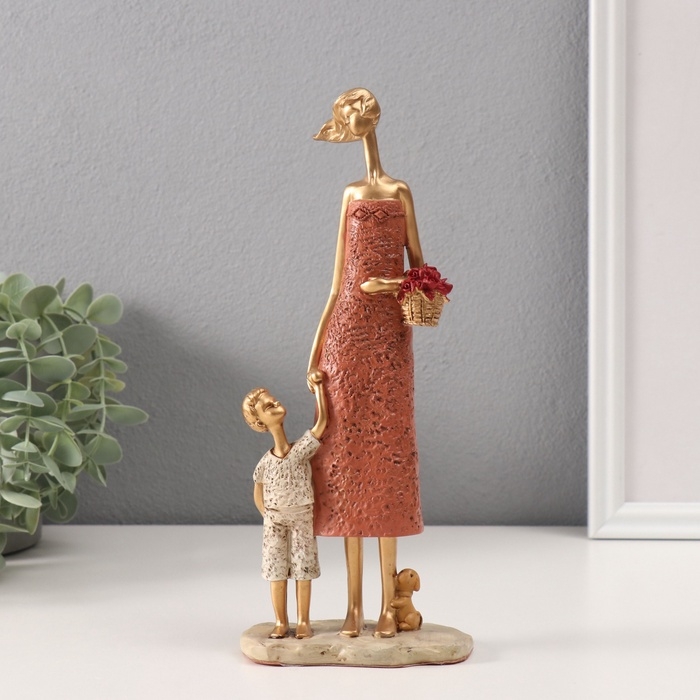 Сувенир полистоун  Сувенир полистоун "Мама с сыном с корзинкой цветов" красно-бордовый 5х9,8х24 см