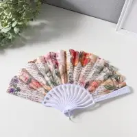 Веер складной &laquo;Бабочки, цветы и старые газеты&raquo;, 22.5 см