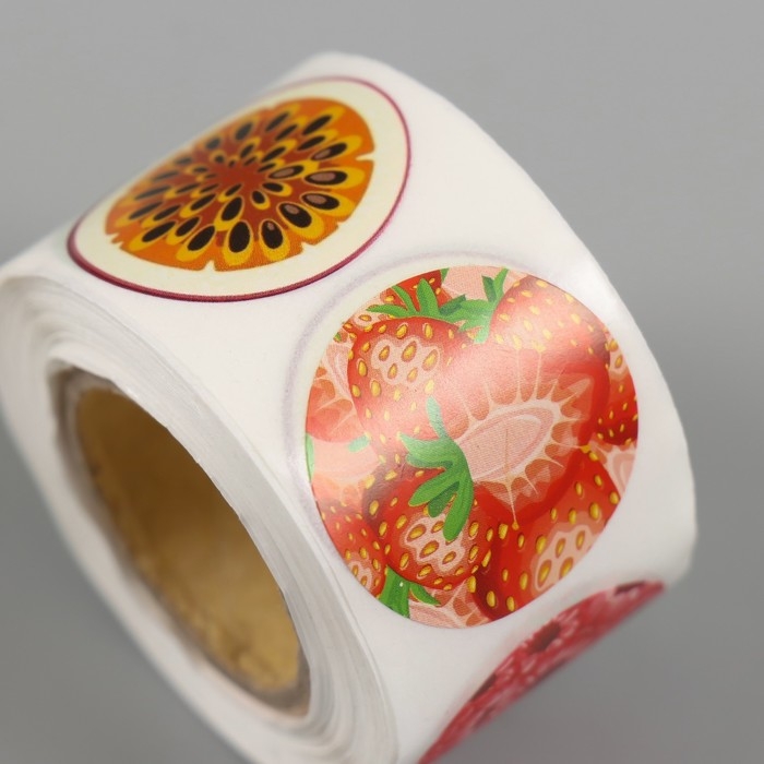 Наклейка бумага Наклейка бумага "Фрукты и ягоды" d=2,5 см 252 шт в рулоне