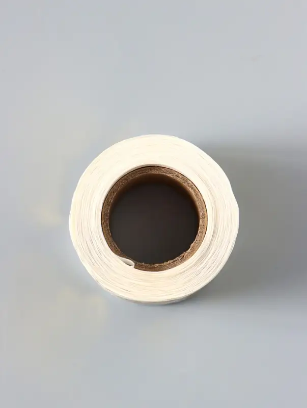 Наклейка бумага, ПВХ &laquo;Бабочки&raquo;, 3&times;2 см, 500 шт. в рулоне, золото, 5&times;5&times;3 см