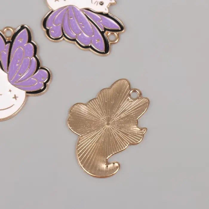 Декор для творчества металл, эмаль Декор для творчества металл, эмаль "Котик с крыльями бабочки" бело-фиолетовый 2,8х2,4 см