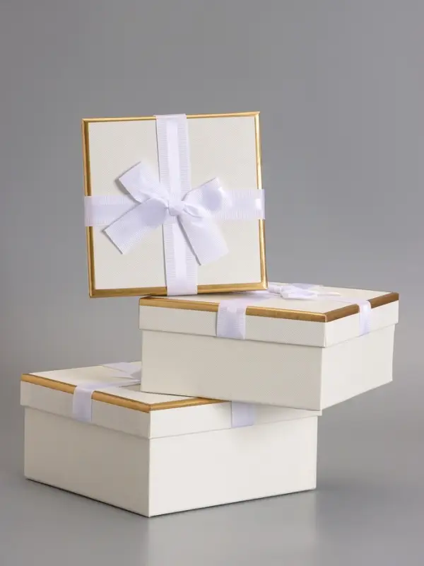 Набор подарочных коробок 3 в 1 квадратные, 19&times;19&times;9.5 см, 17&times;17&times;8 см, 15&times;15&times;6.5 см, с бантом, молочный