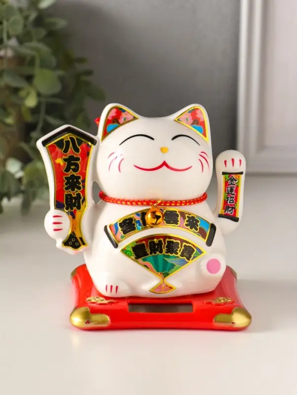 Маятник керамика от солнечной батареи "Манэки-нэко с веером" 10х11х10,8 см