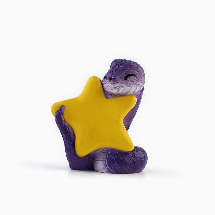 Фигурка 2025 «Новогодняя коллекция: Змея с сердцем», 3,5 х 3,2 см Фигурка 2025 «Новогодняя коллекция: Змея с сердцем», 3,5 х 3,2 см