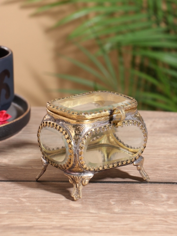 Шкатулка стеклянная «Сундучок», латунь, 8.5×7.5×8 см Шкатулка стеклянная «Сундучок», латунь, 8.5×7.5×8 см