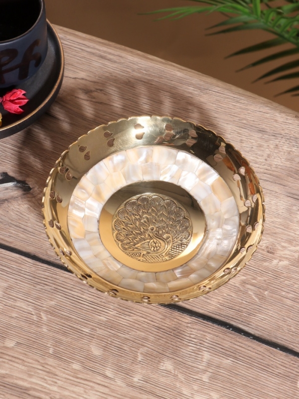 Чаша Чаша "Золотой павлин" латунь с перламутром 16,5х16,5х5 см