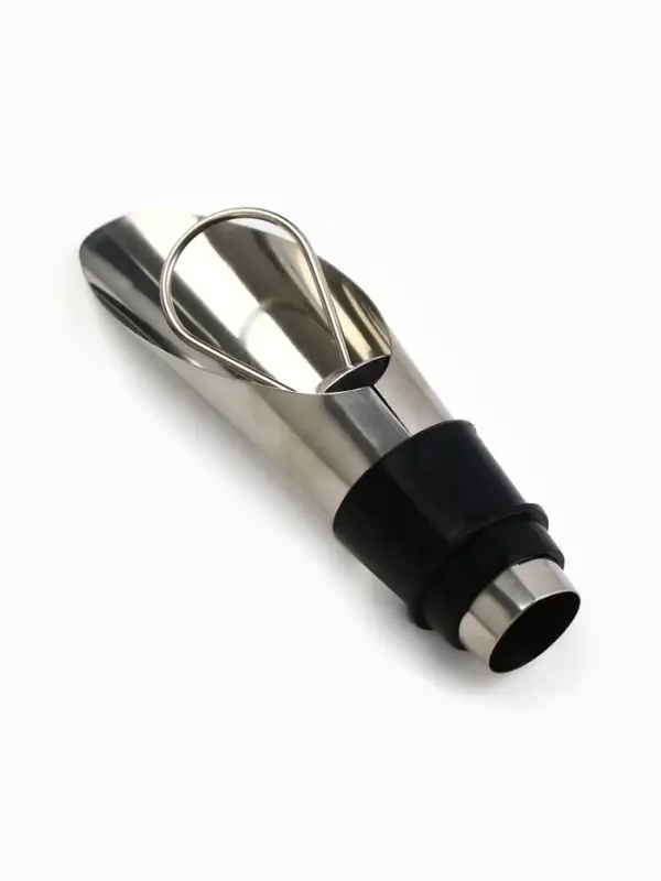 Подарочный набор для вина «Золотому человеку»: 4 предмета + шахматы Подарочный набор для вина «Золотому человеку»: 4 предмета + шахматы