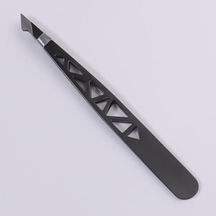 Пинцет «Геометрия», скошенный, заострённый, 9,5 см, цвет чёрный Пинцет «Геометрия», скошенный, заострённый, 9,5 см, цвет чёрный