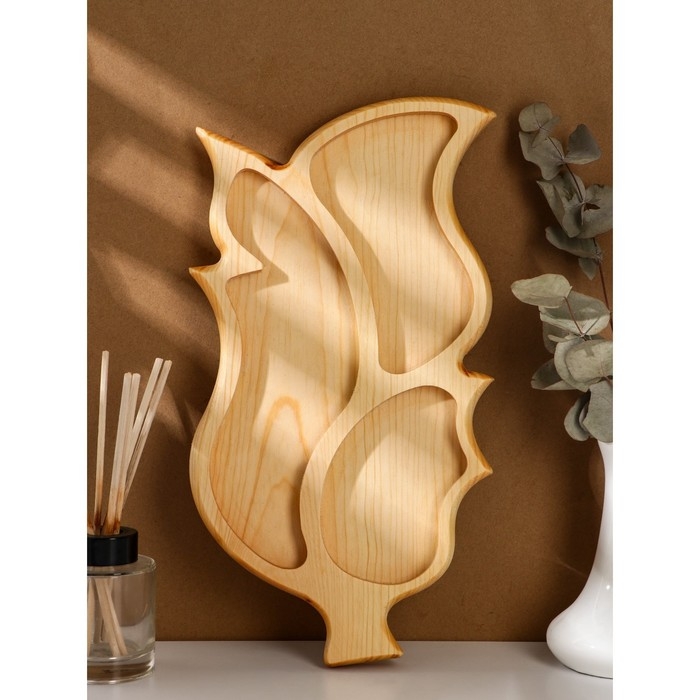 Менажница авторская Adelica «Лист», 35×20×2,2 см, цельный массив кедра Менажница авторская Adelica «Лист», 35×20×2,2 см, цельный массив кедра