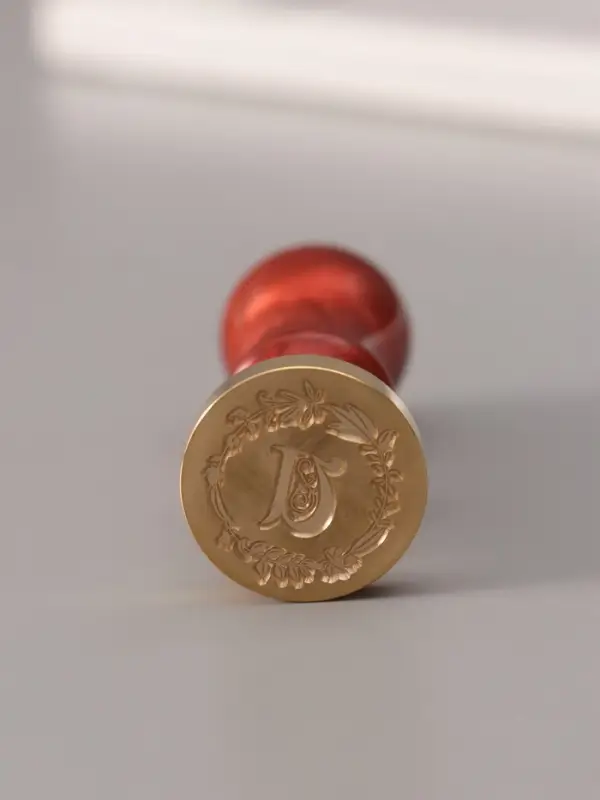 Печать для сургуча с пластиковой ручкой &laquo;Венок с буквой U&raquo;, 2.5&times;2.5&times;6.3 см