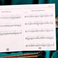 Глюкофон - музыкальный инструмент, желтый, 8 лепестков, 15&times;9 см