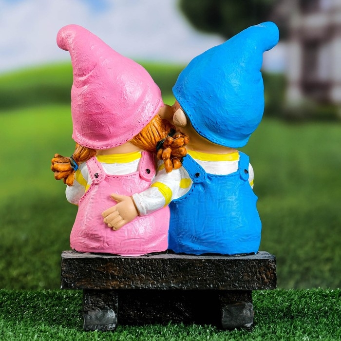 Садовая фигура  Садовая фигура "Девочка с мальчиком на скамейке" 26х19х13см