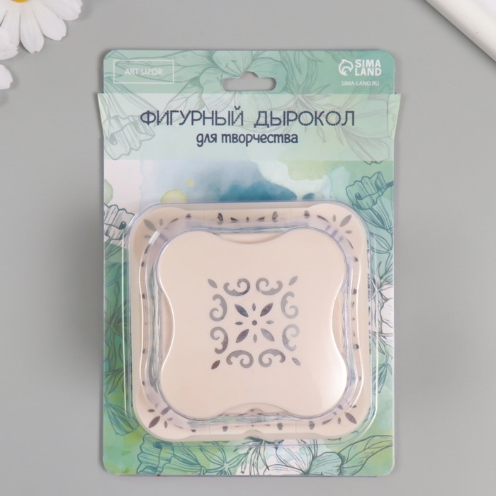 Дырокол фигурный рисунок 3,8х3,8 см Дырокол фигурный рисунок 3,8х3,8 см "Снежинка" 6.1х6,1х4,1 см