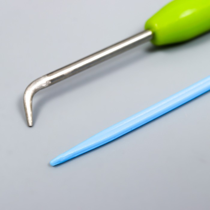 Набор устройств для вязания носков 13,8х5,5х3,2 см (подставка 1,5 см) + игла и крючок Набор устройств для вязания носков 13,8х5,5х3,2 см (подставка 1,5 см) + игла и крючок