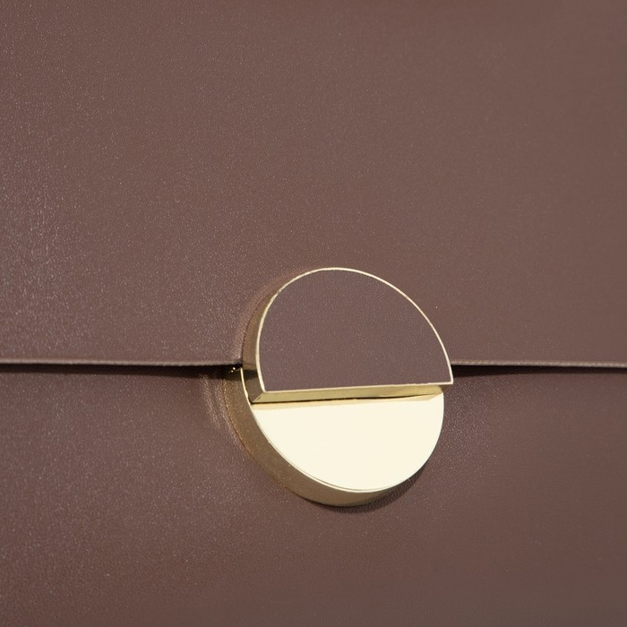 Сумка-мессенджер на клапане, цвет коричневый