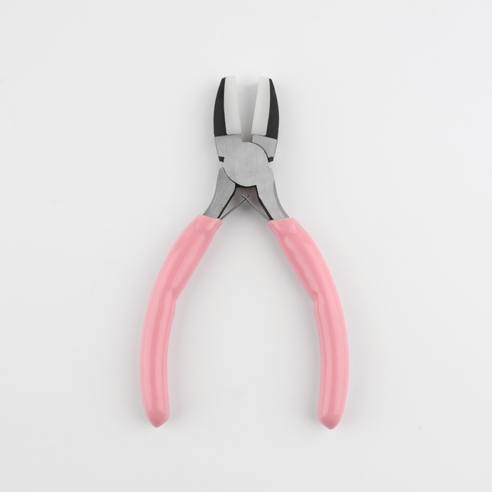 Плоскогубцы с нейлоновыми насадками, для рукоделия, 14 × 6,5 см, цвет серебряный/розовый Плоскогубцы с нейлоновыми насадками, для рукоделия, 14 × 6,5 см, цвет серебряный/розовый