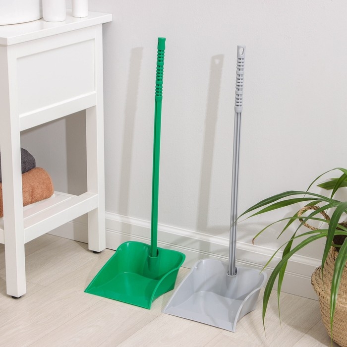 Совок для мусора с черенком, цвет МИКС Совок для мусора с черенком, цвет МИКС