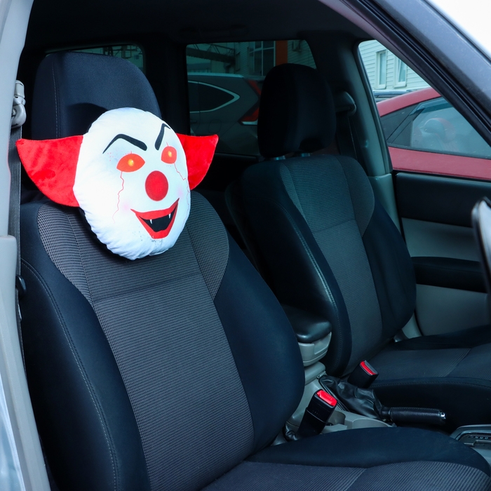 Подушка на подголовник МАТЕХ 18+ LINE, Клоун молнии, 30 х 30 х 10 см, черно-красный Подушка на подголовник МАТЕХ 18+ LINE, Клоун молнии, 30 х 30 х 10 см, черно-красный