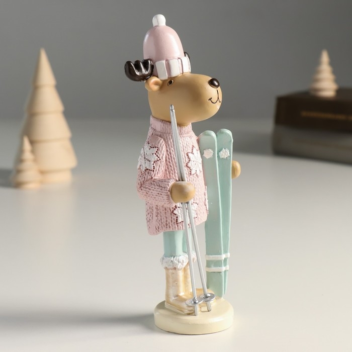 Сувенир полистоун Сувенир полистоун "Лосик в розовом свитере и шапке, с лыжами" 7,3х5х17,5 см