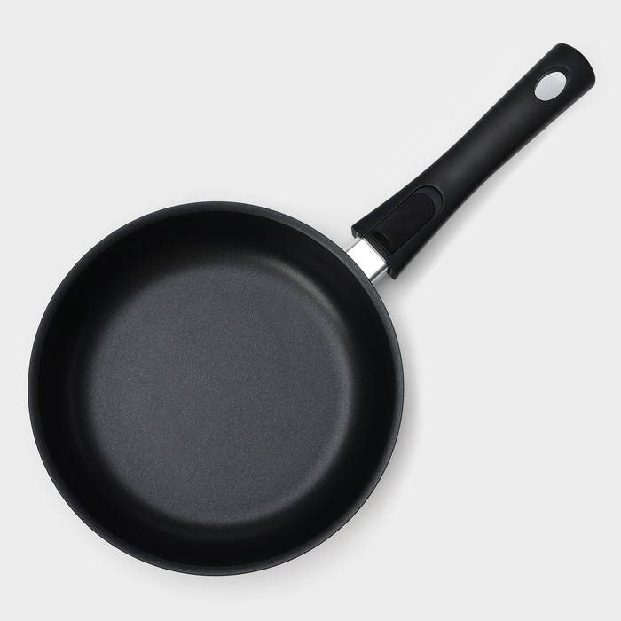 Сковорода «Традиция», d=22 см, стеклянная крышка, съёмная ручка, антипригарное покрытие, цвет чёрный Сковорода «Традиция», d=22 см, стеклянная крышка, съёмная ручка, антипригарное покрытие, цвет чёрный