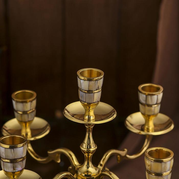 Подсвечник латунь на 5 свечей Подсвечник латунь на 5 свечей "Перламутровые отливы" 25,5х25,5х29 см