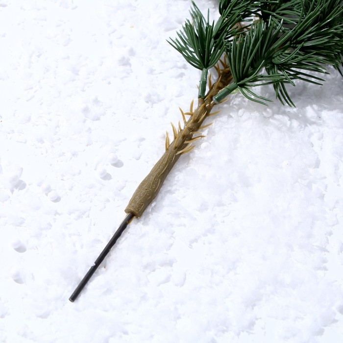 Декор &laquo;Ветвь очаровательной ели&raquo;