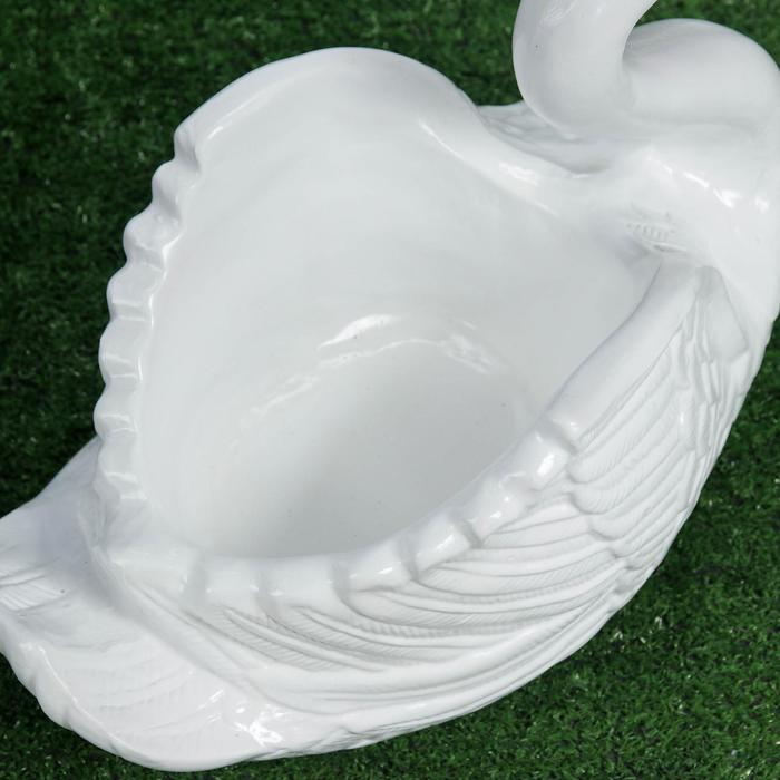 Фигурное кашпо Фигурное кашпо "Лебедь" средний белый