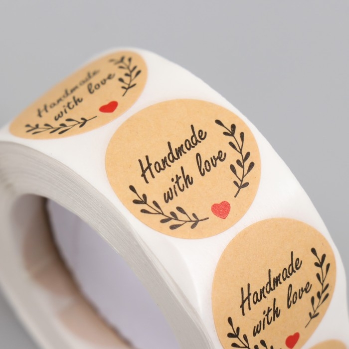 Наклейка бумага Наклейка бумага "Крафт. Веточки. Сделано с любовью" d=2,5 см 500 шт в рулоне 3х6,5х6,5 см
